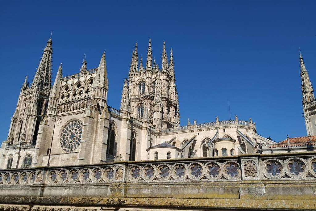 Buhardilla Con Vistas A La Catedral Apartment Burgos Exterior photo