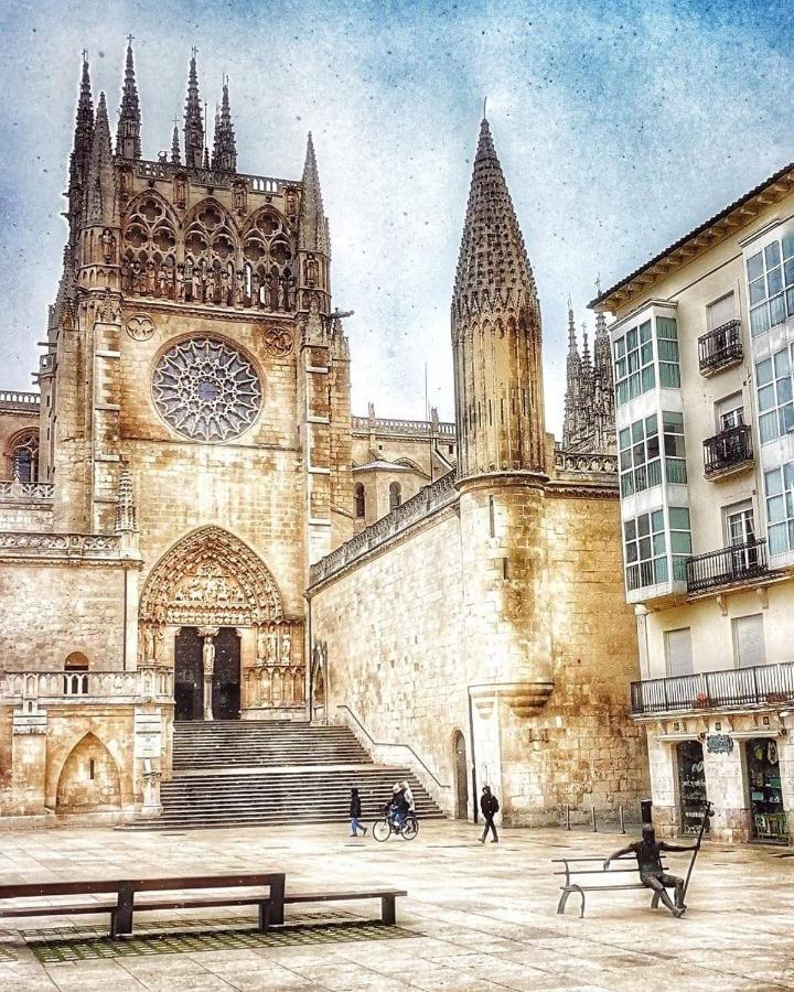 Buhardilla Con Vistas A La Catedral Apartment Burgos Exterior photo